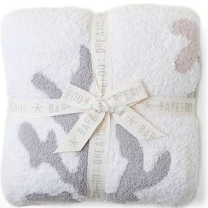 【BRAND NEW】Barefoot
Dreams CozyChic™ Coral Throw Blanket